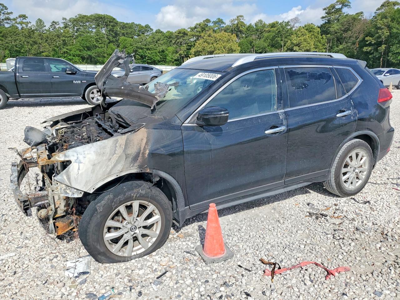 2017 NISSAN ROGUE SV