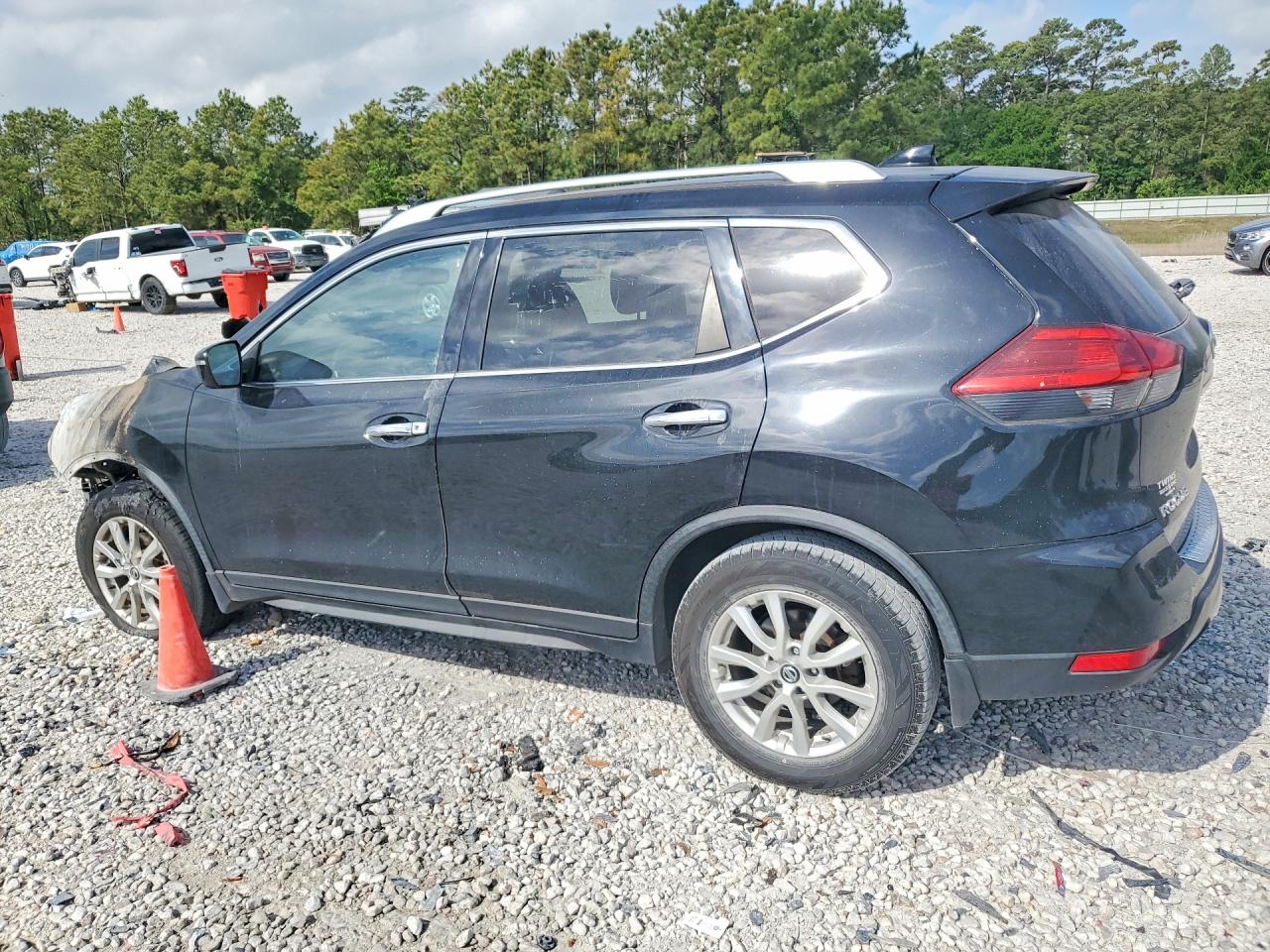 2017 NISSAN ROGUE SV — снимка 2