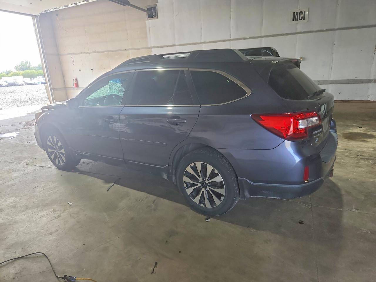 2016 SUBARU OUTBACK 2.5I LIMITED — снимка 2