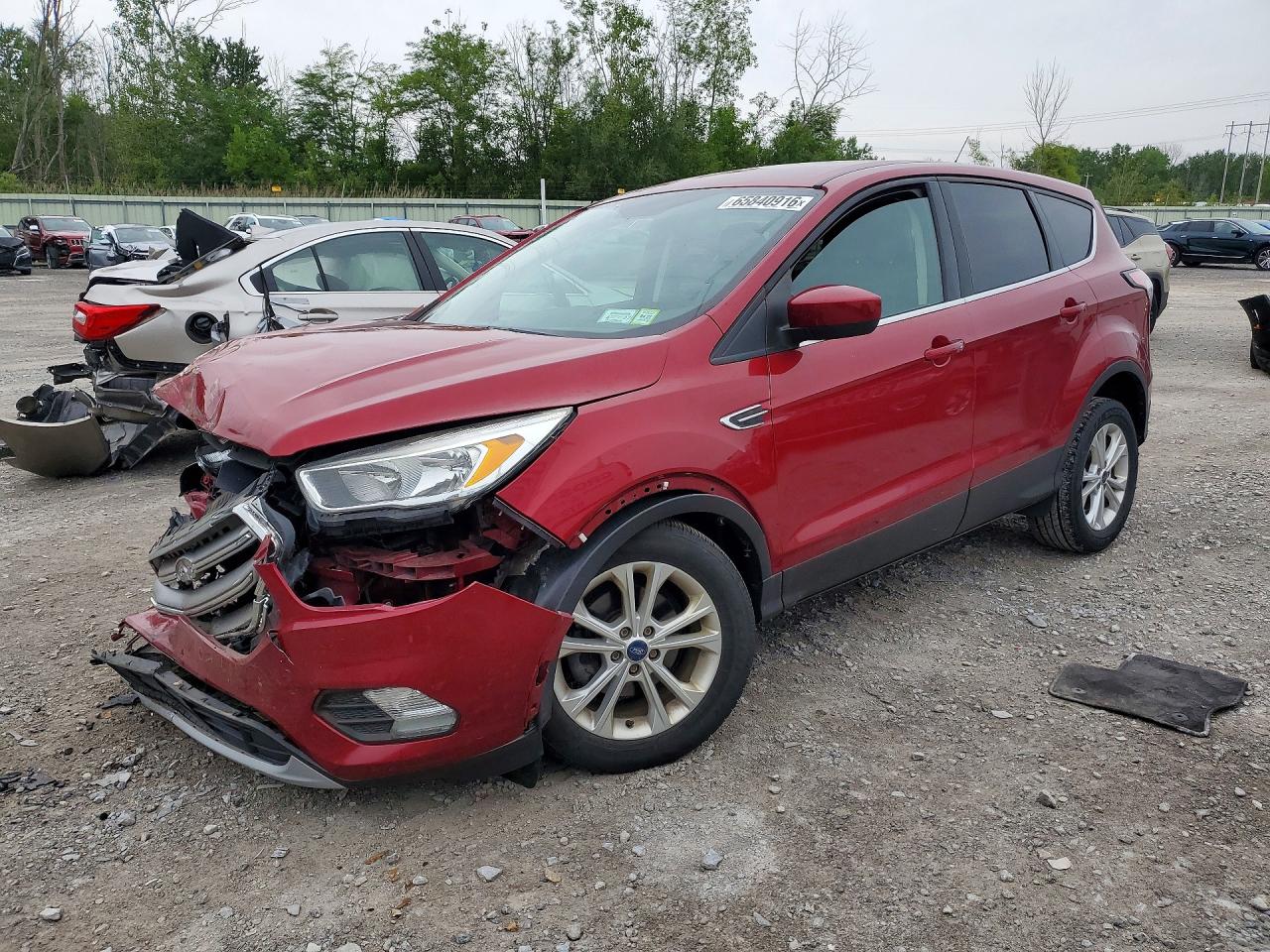 2017 FORD ESCAPE SE