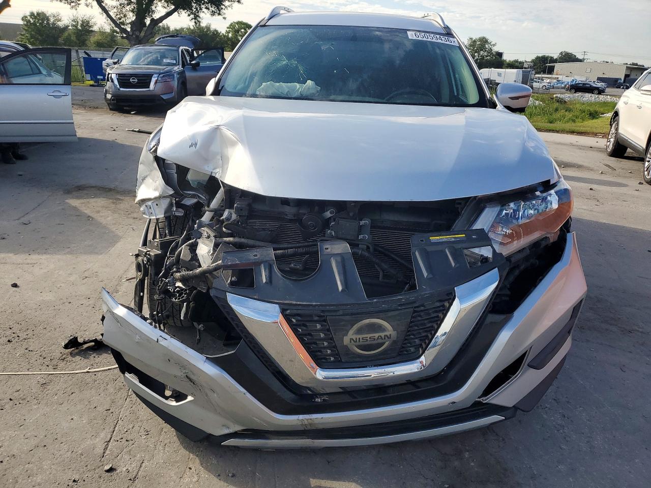 2017 NISSAN ROGUE SV — снимка 5