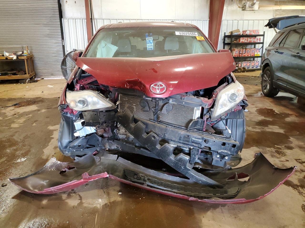 2015 TOYOTA SIENNA LE — снимка 5