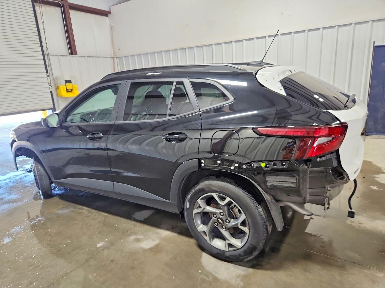 2025 CHEVROLET TRAX 1LT — снимка 2