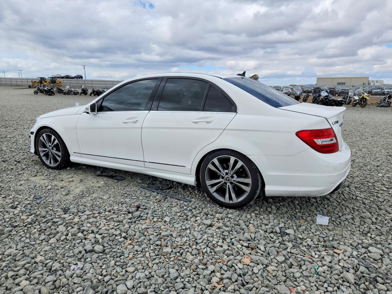 2014 MERCEDES-BENZ C 250 — снимка 2