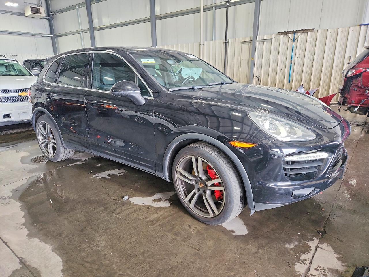 2014 PORSCHE CAYENNE TURBO — photo 4