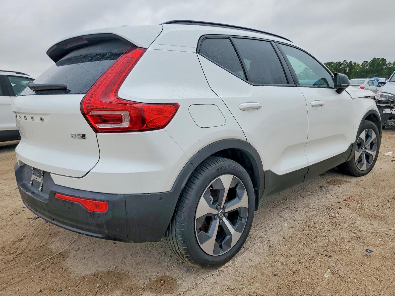 2026 VOLVO XC40 PLUS — снимка 3