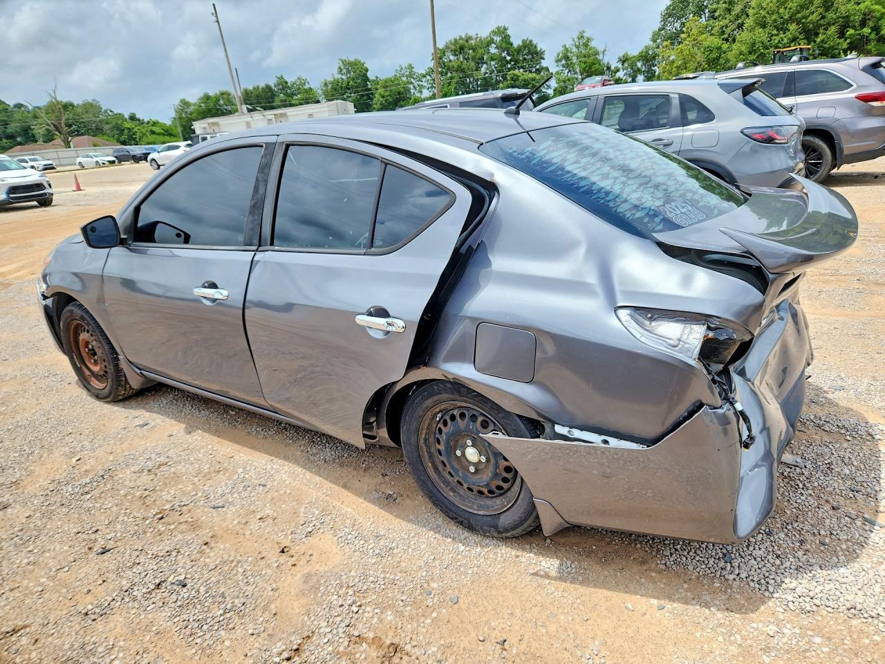 2016 NISSAN VERSA 1.6 SV — снимка 2