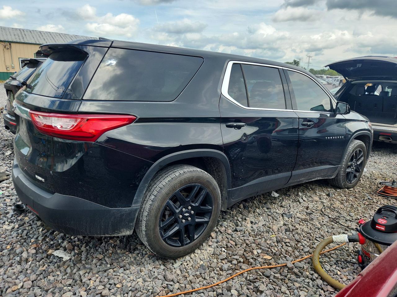 2018 CHEVROLET TRAVERSE LS — снимка 3