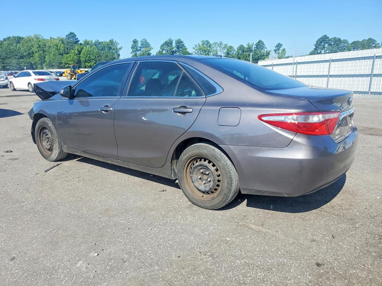 2015 TOYOTA CAMRY LE — снимка 2