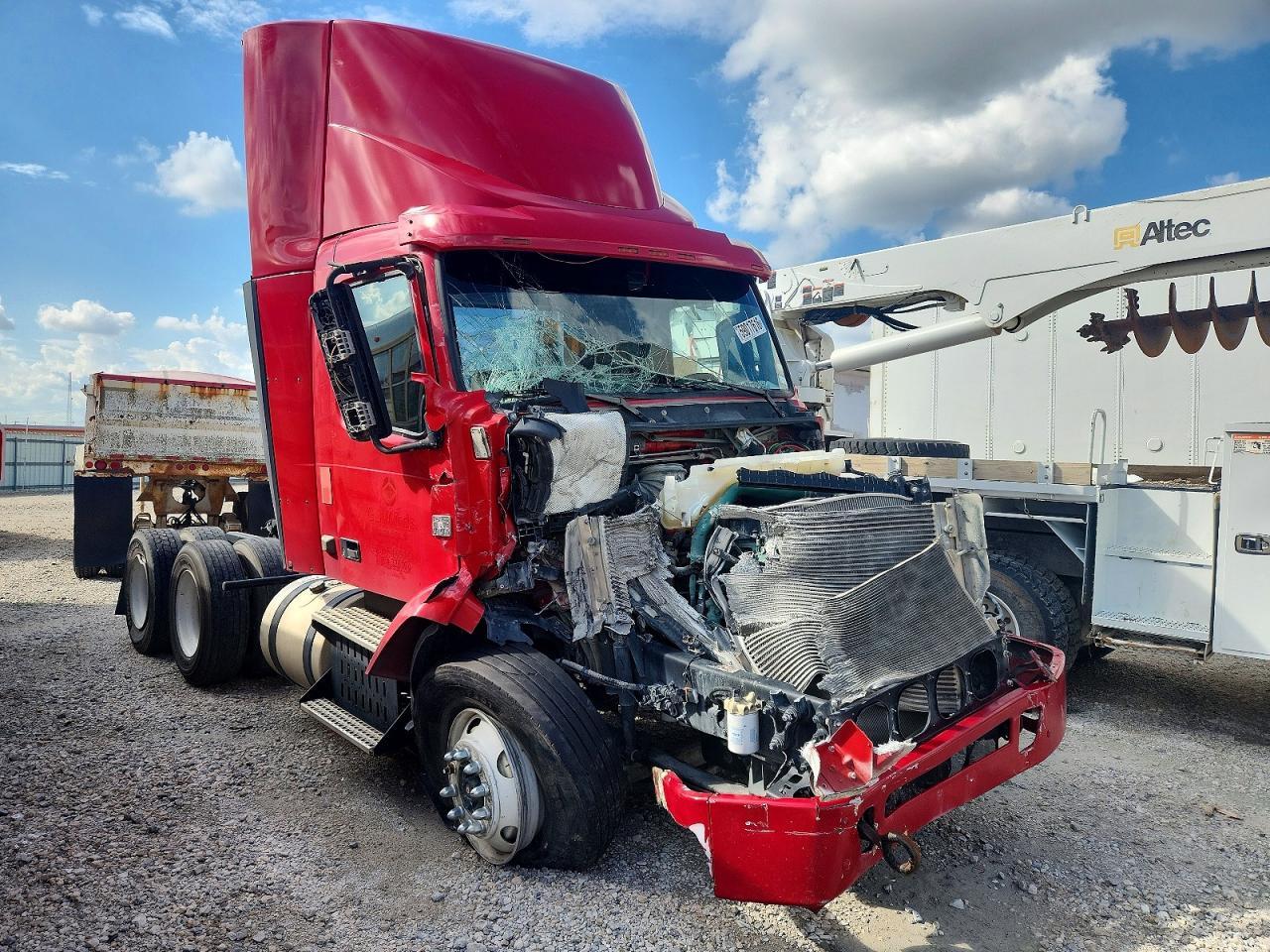 2013 VOLVO VN VNM
