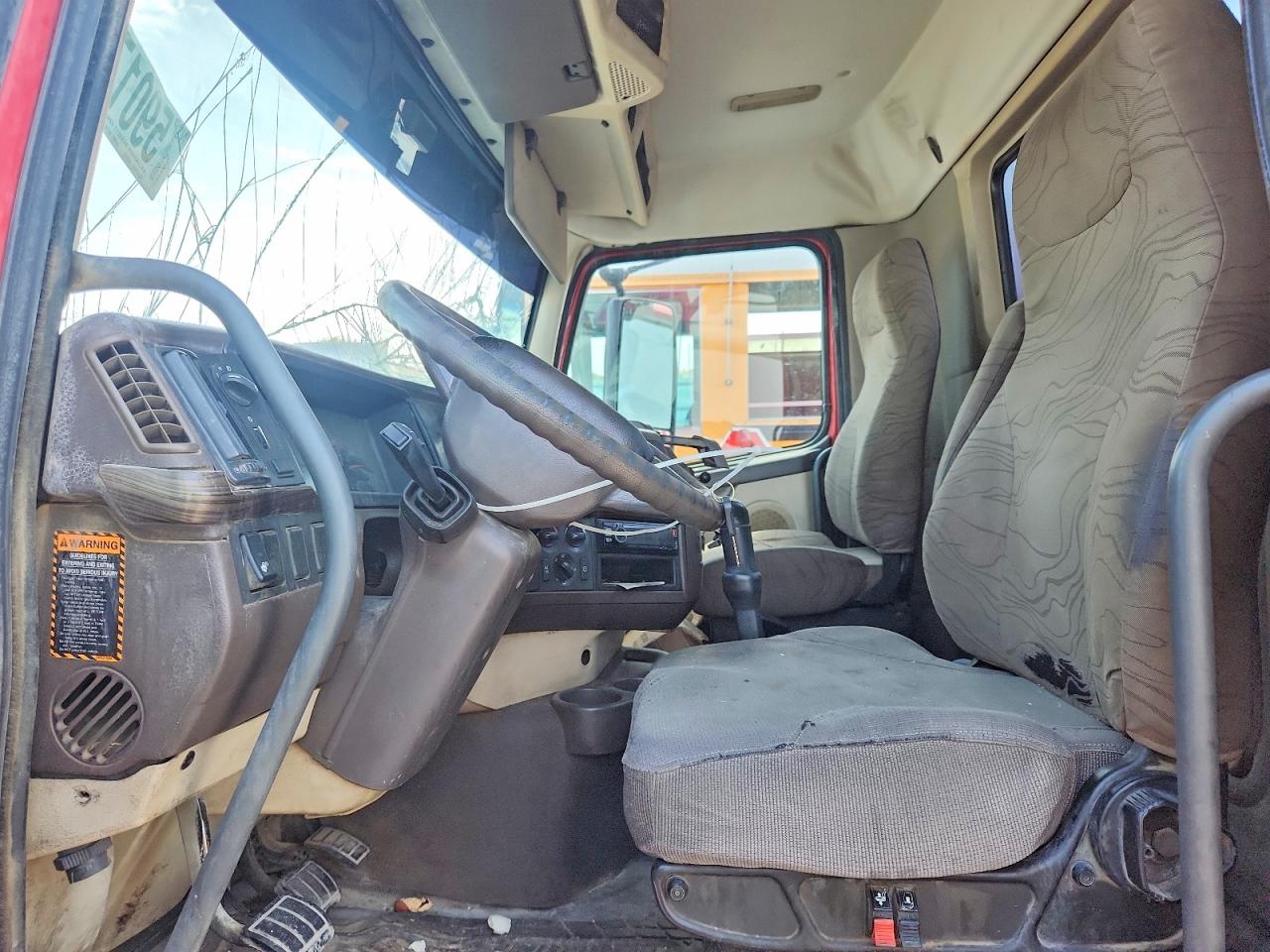 2013 VOLVO VN VNM — снимка 5