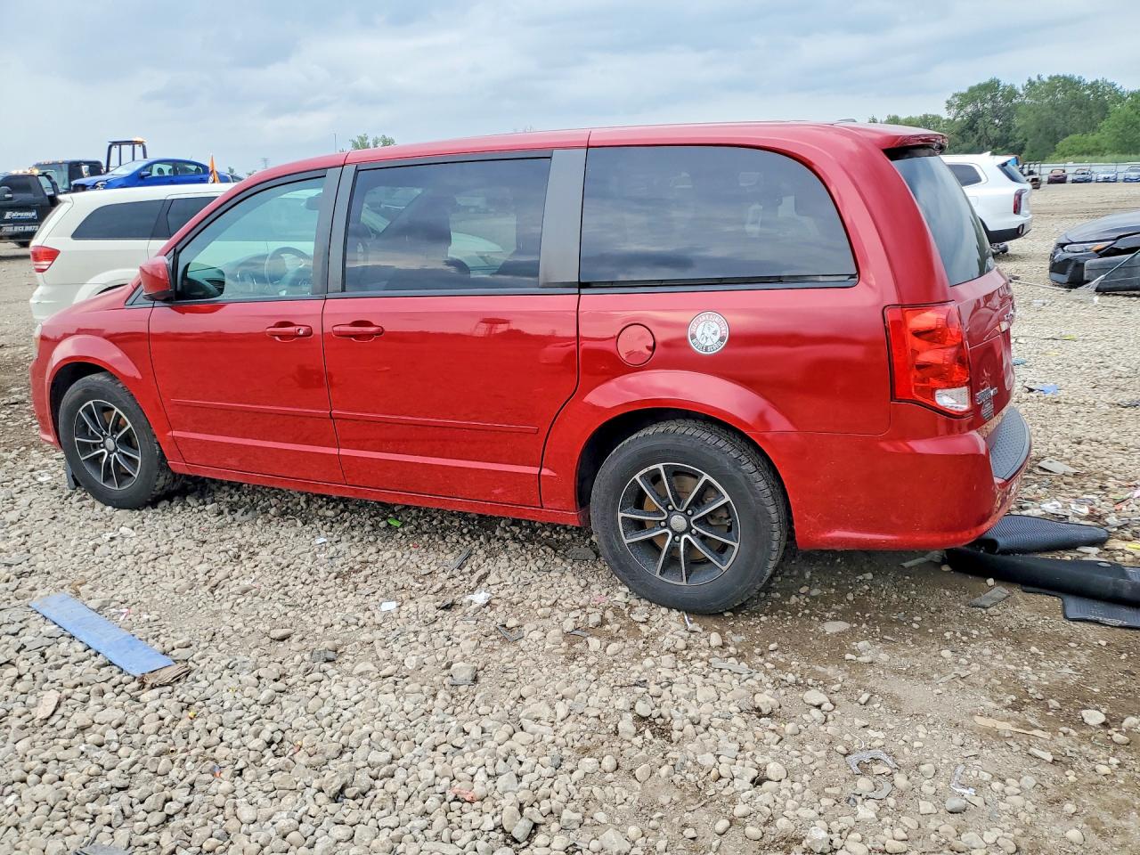 2015 DODGE GRAND CARAVAN SXT — снимка 2