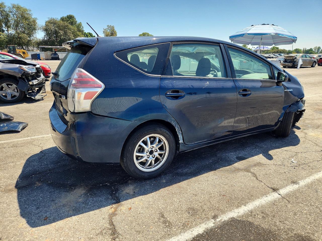 2017 TOYOTA PRIUS V TWO — снимка 3