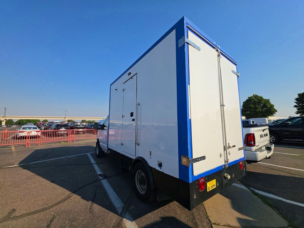 2023 FORD ECONOLINE E350 SUPER DUTY CUTAWAY VAN — снимка 3