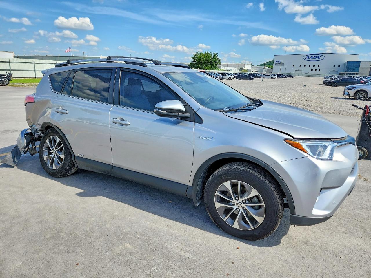 2017 TOYOTA RAV4 HYBRID XLE — снимка 4