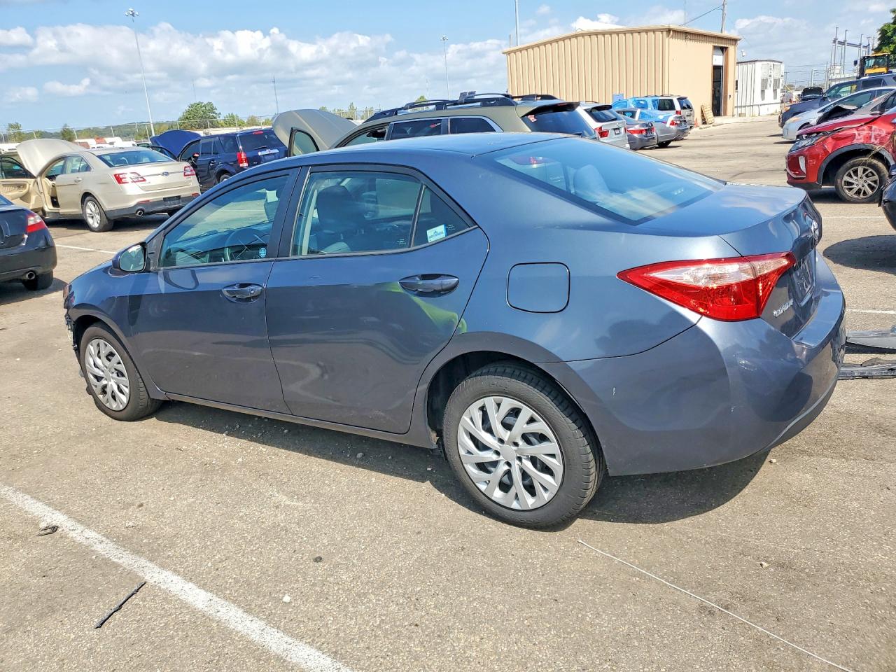 2017 TOYOTA COROLLA LE — снимка 2