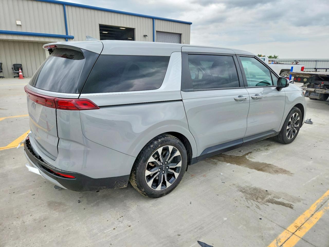 2024 KIA CARNIVAL EX — снимка 3