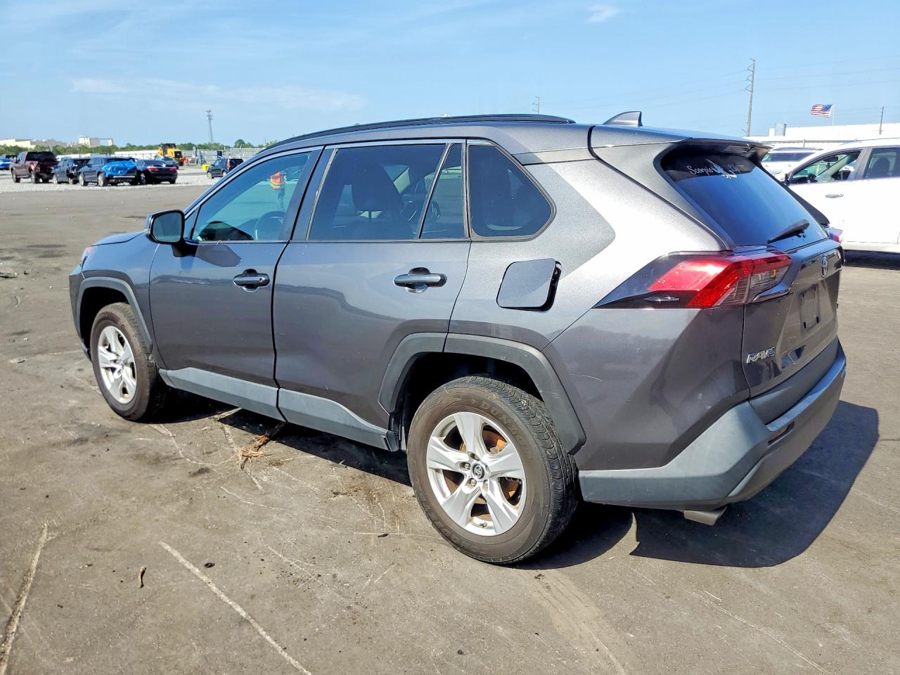 2019 TOYOTA RAV4 XLE — снимка 2