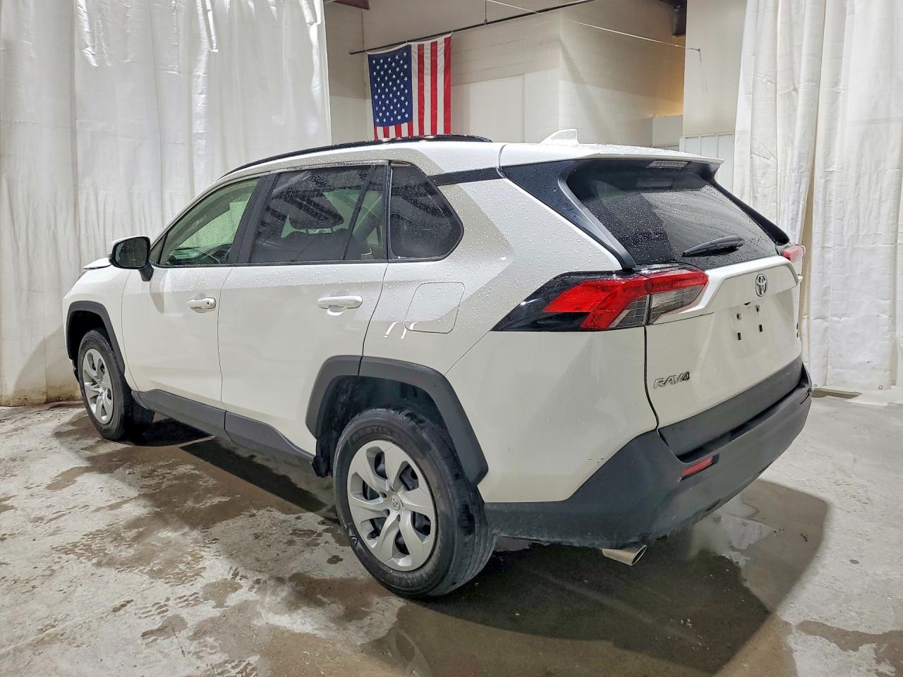 2019 TOYOTA RAV4 LE — снимка 2