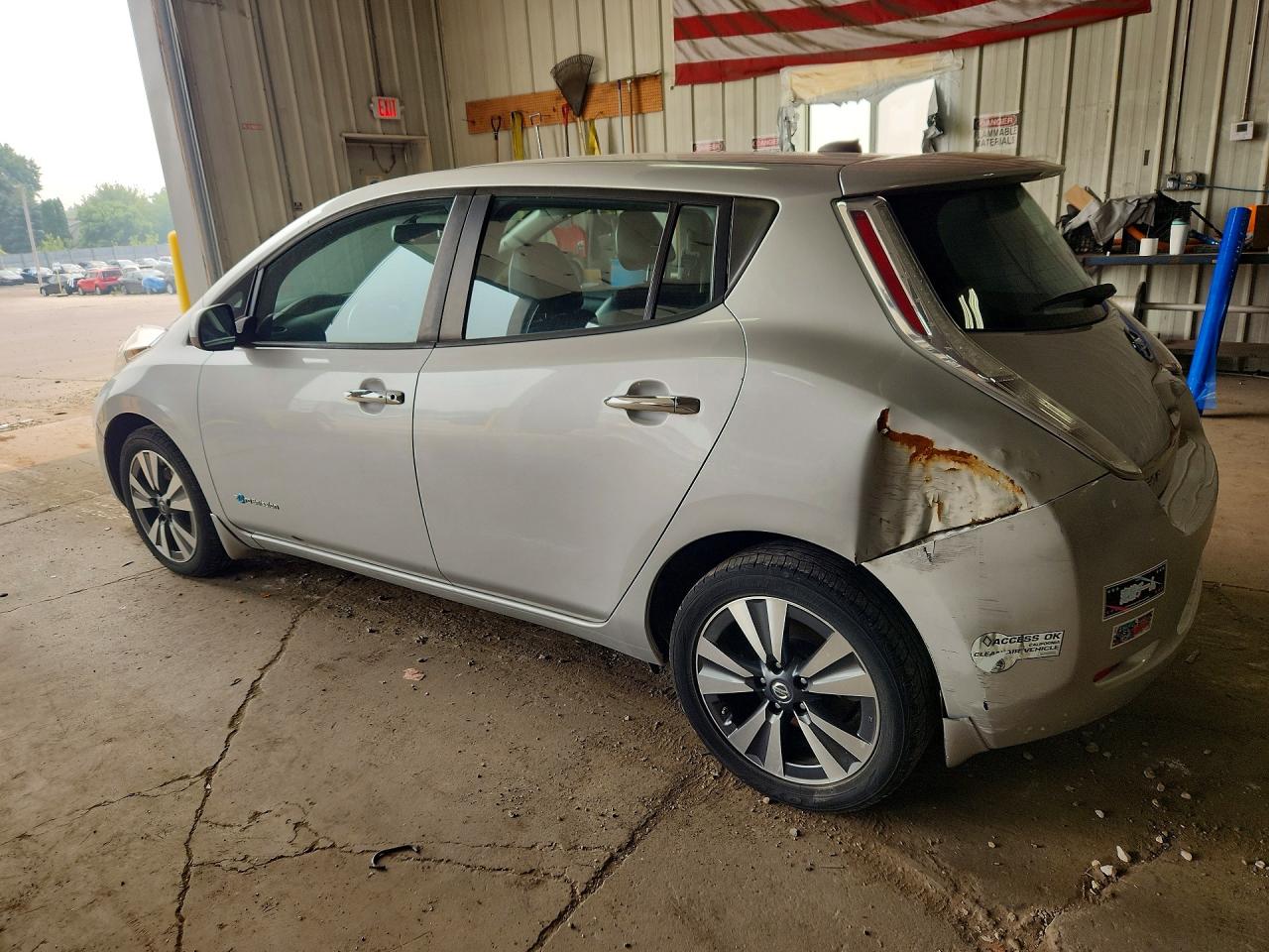 2016 NISSAN LEAF SL — снимка 2