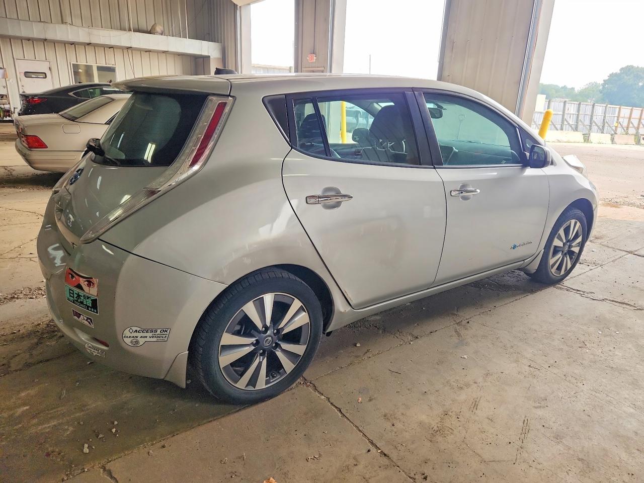 2016 NISSAN LEAF SL — снимка 3