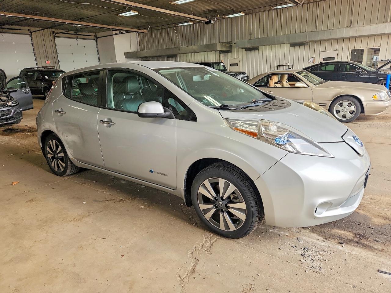 2016 NISSAN LEAF SL — снимка 4