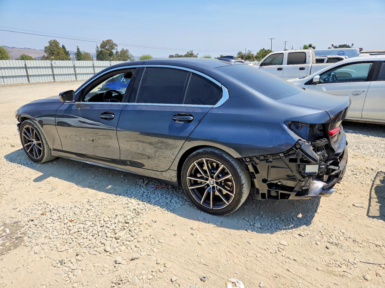 2020 BMW 330I — снимка 2