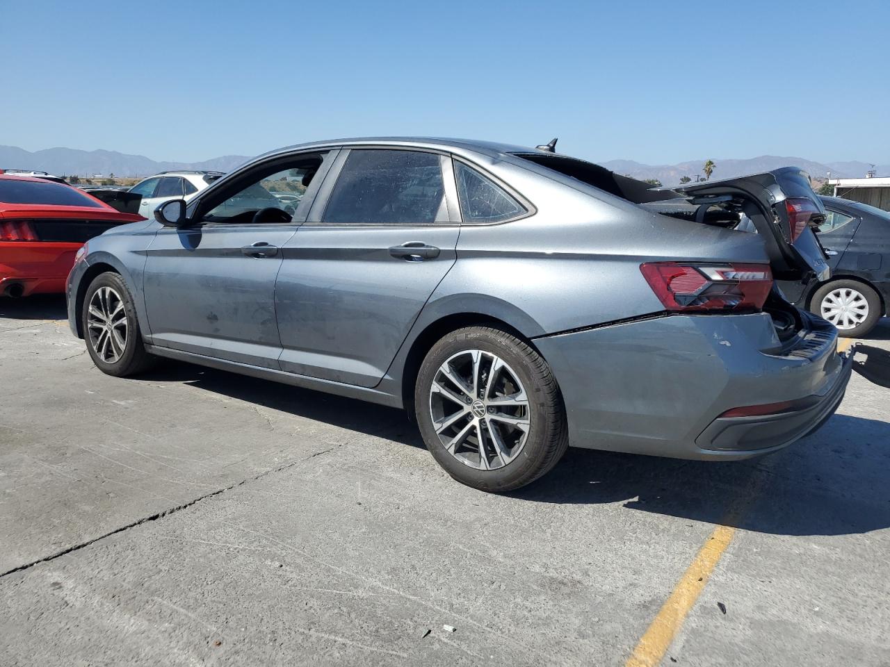 2024 VOLKSWAGEN JETTA SPORT — снимка 2