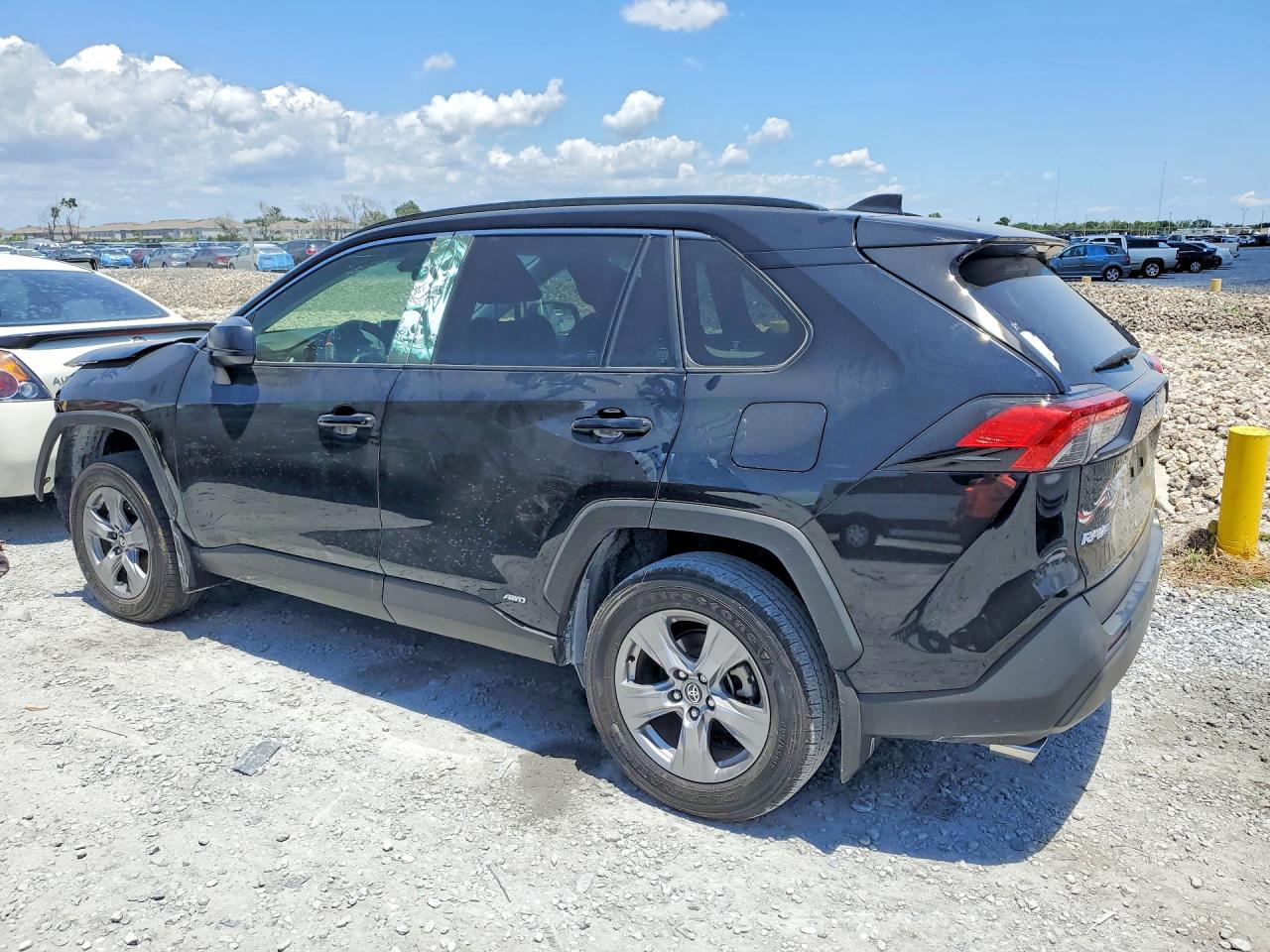 2025 TOYOTA RAV4 LE — снимка 2