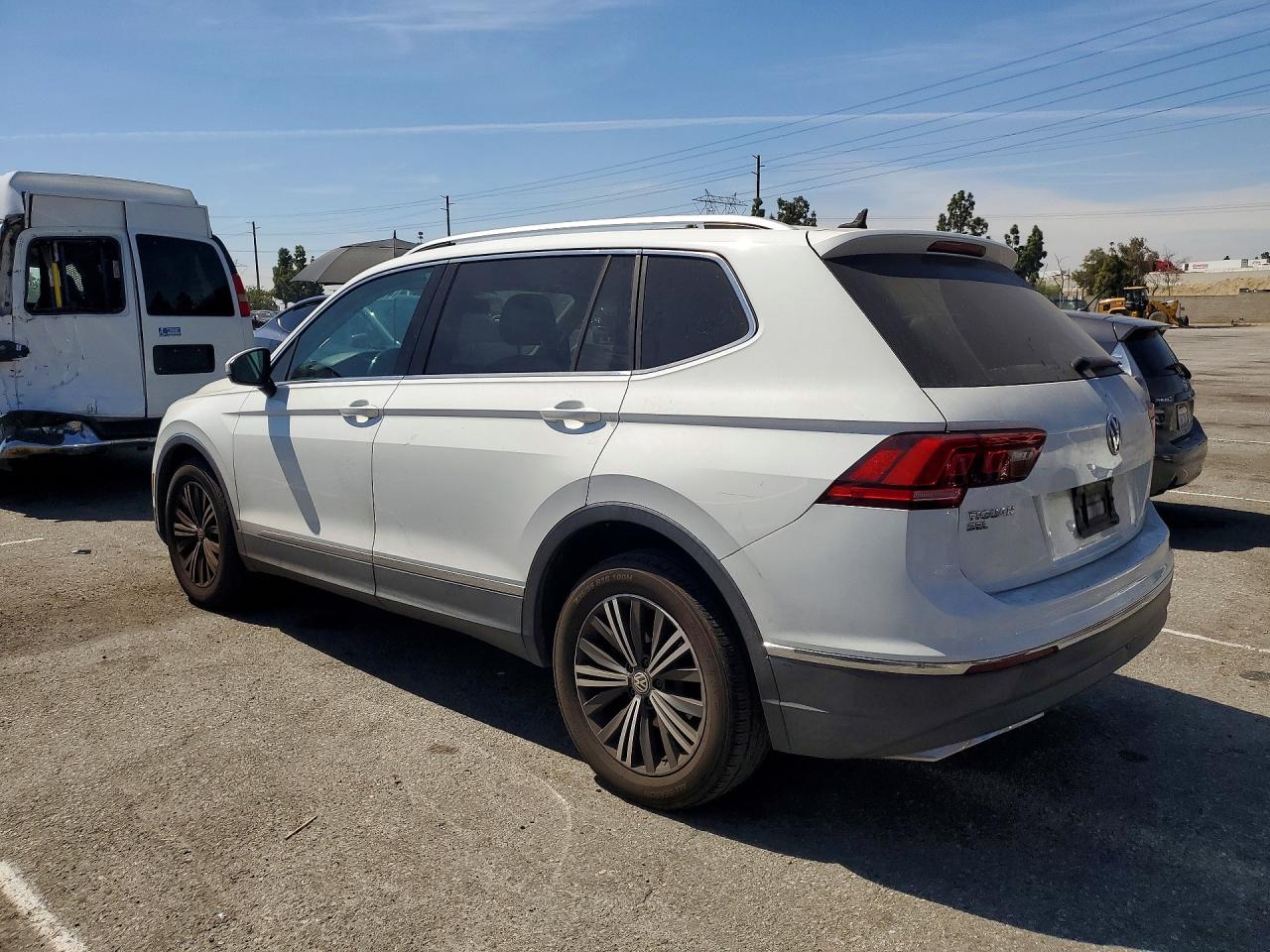 2018 VOLKSWAGEN TIGUAN SE — снимка 2