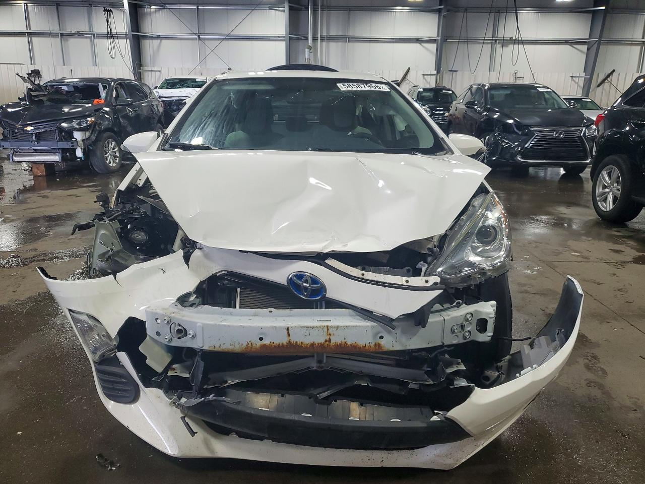 2016 TOYOTA PRIUS C ONE — снимка 5