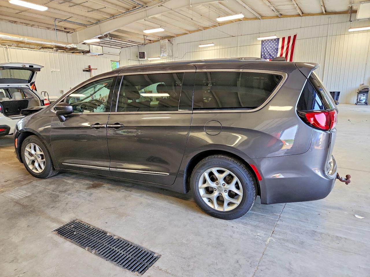 2018 CHRYSLER PACIFICA TOURING L PLUS — снимка 2