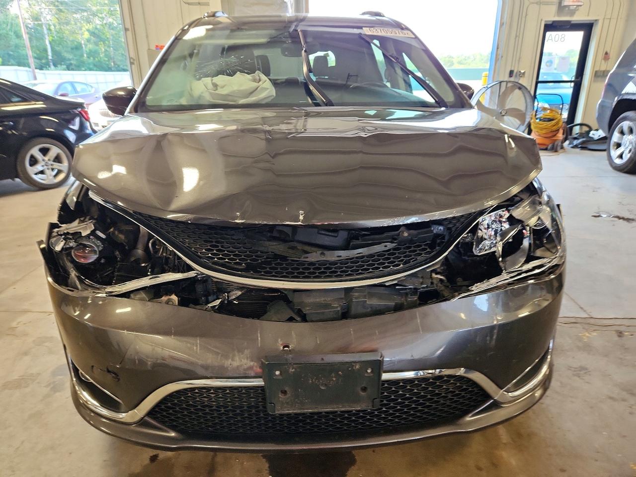 2018 CHRYSLER PACIFICA TOURING L PLUS — снимка 5