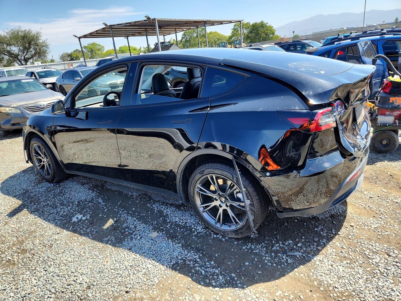2024 TESLA MODEL Y — снимка 2