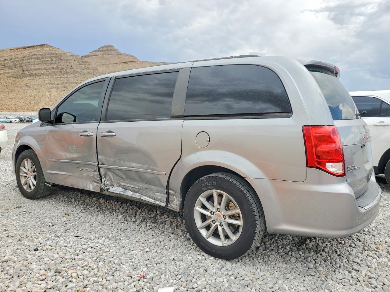 2015 DODGE GRAND CARAVAN SXT — снимка 2