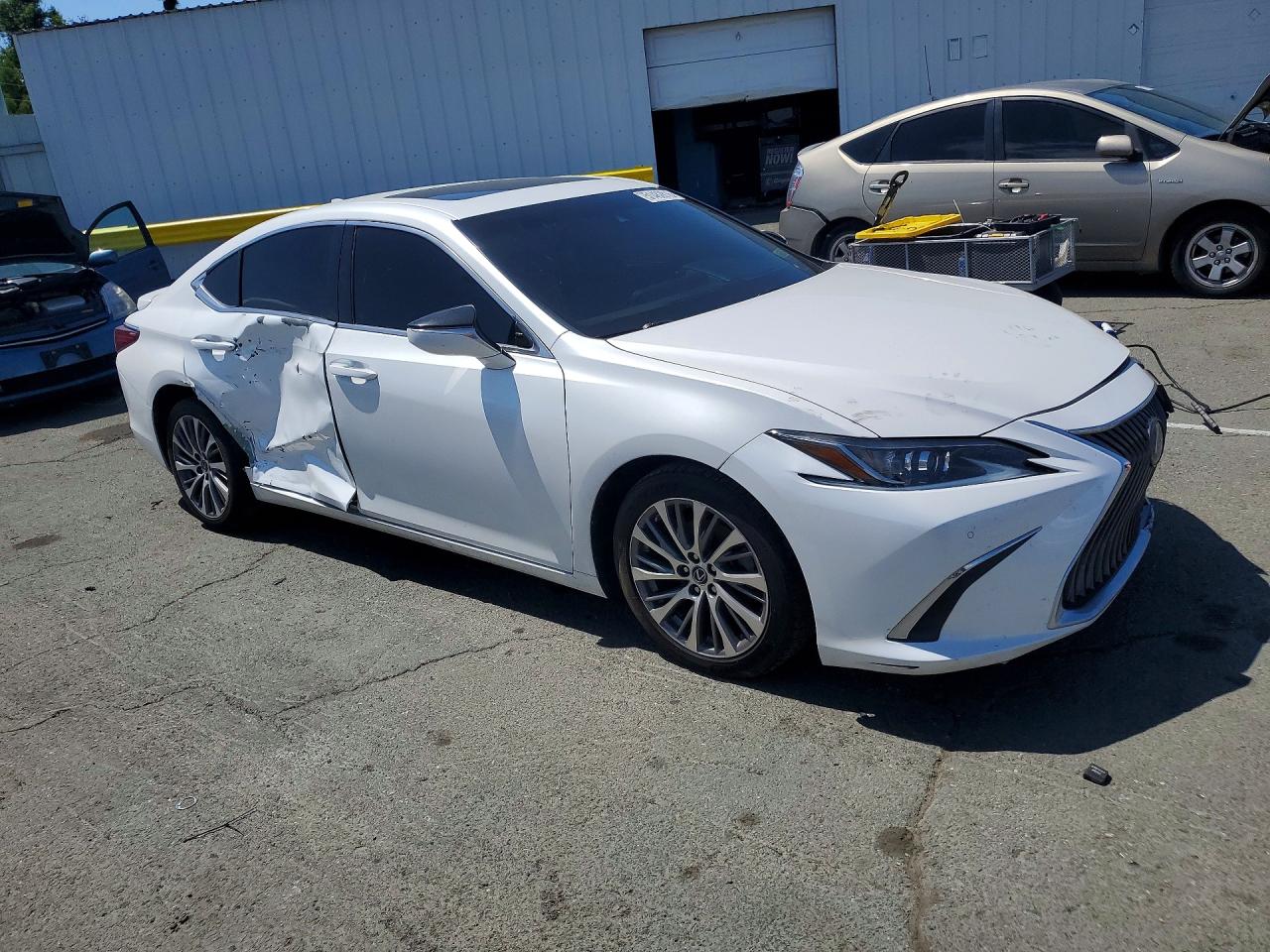 2021 LEXUS ES 300H — снимка 4