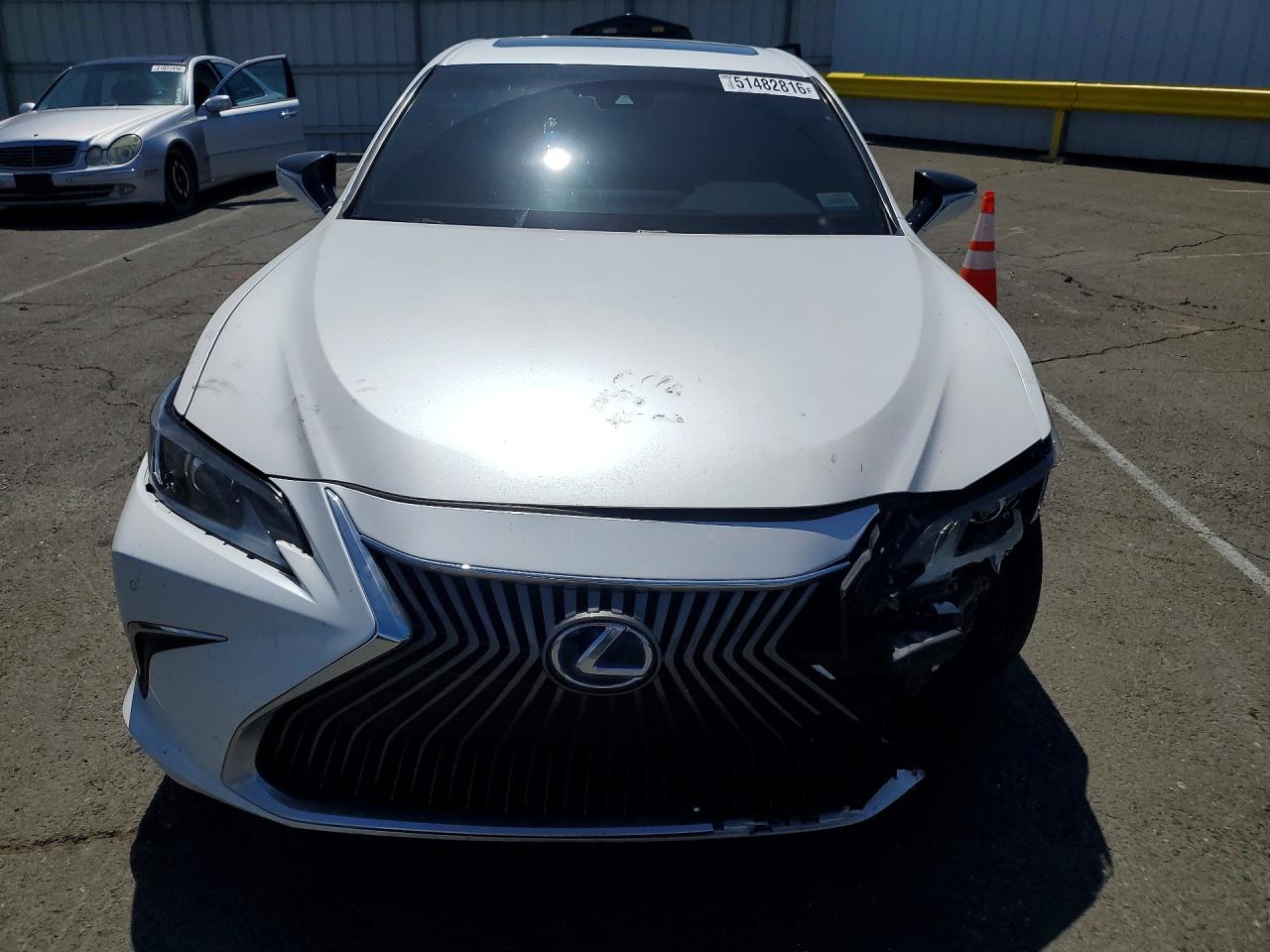 2021 LEXUS ES 300H — снимка 5