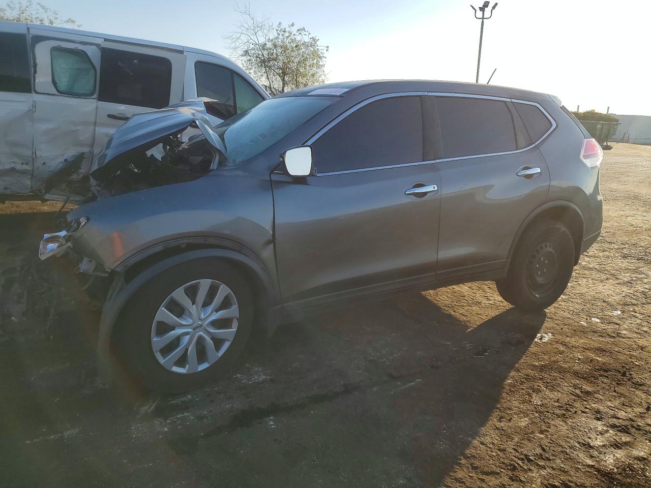 2015 NISSAN ROGUE S