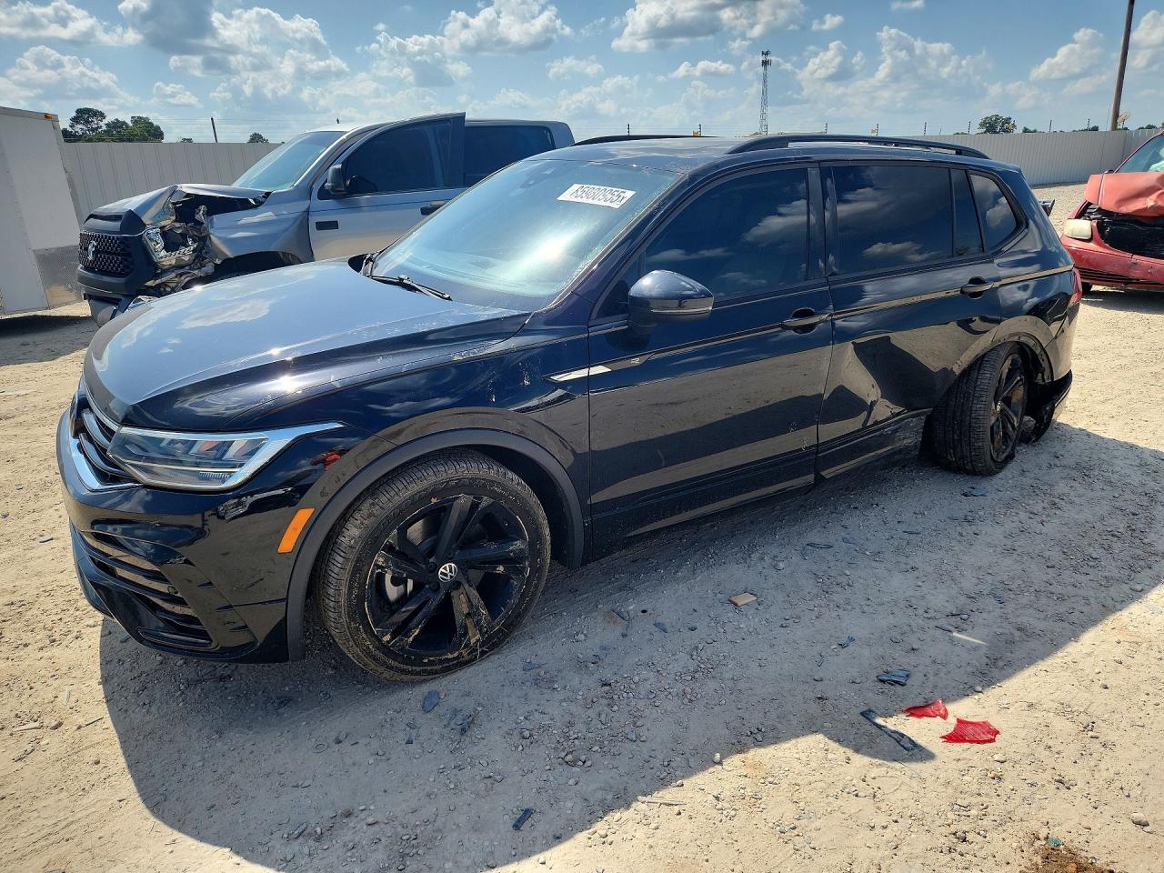 2023 VOLKSWAGEN TIGUAN SE R-LINE BLACK
