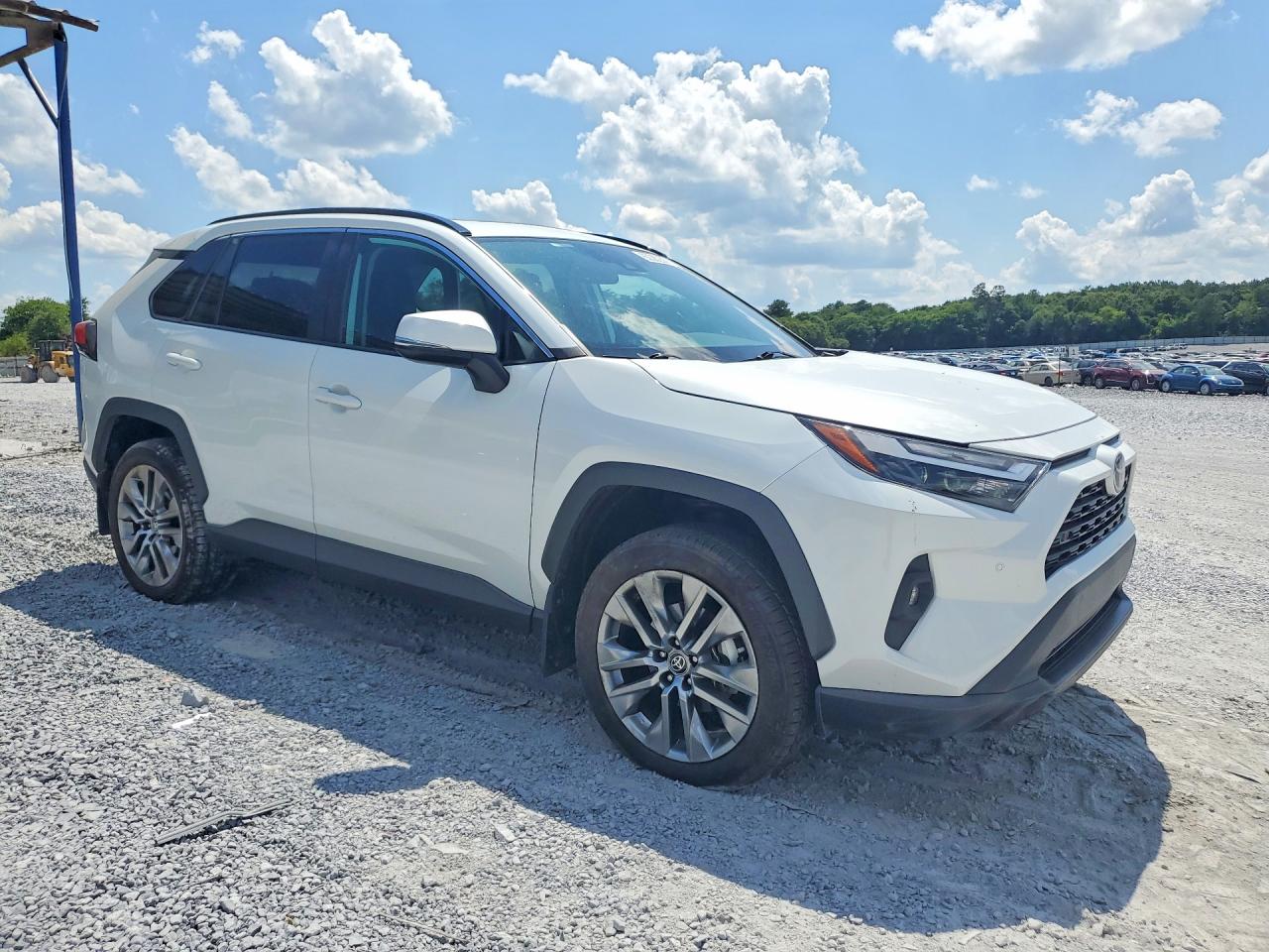 2023 TOYOTA RAV4 XLE PREMIUM — снимка 4