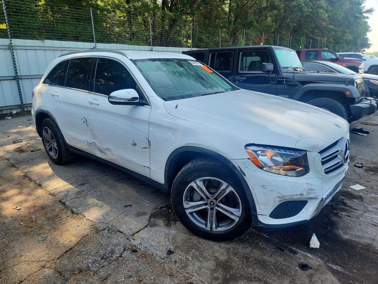 2019 MERCEDES-BENZ GLC 300 — снимка 4