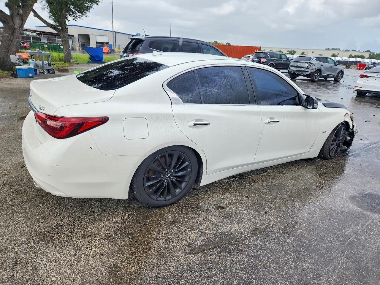 2018 INFINITI Q50 3.0T LUXE — снимка 3