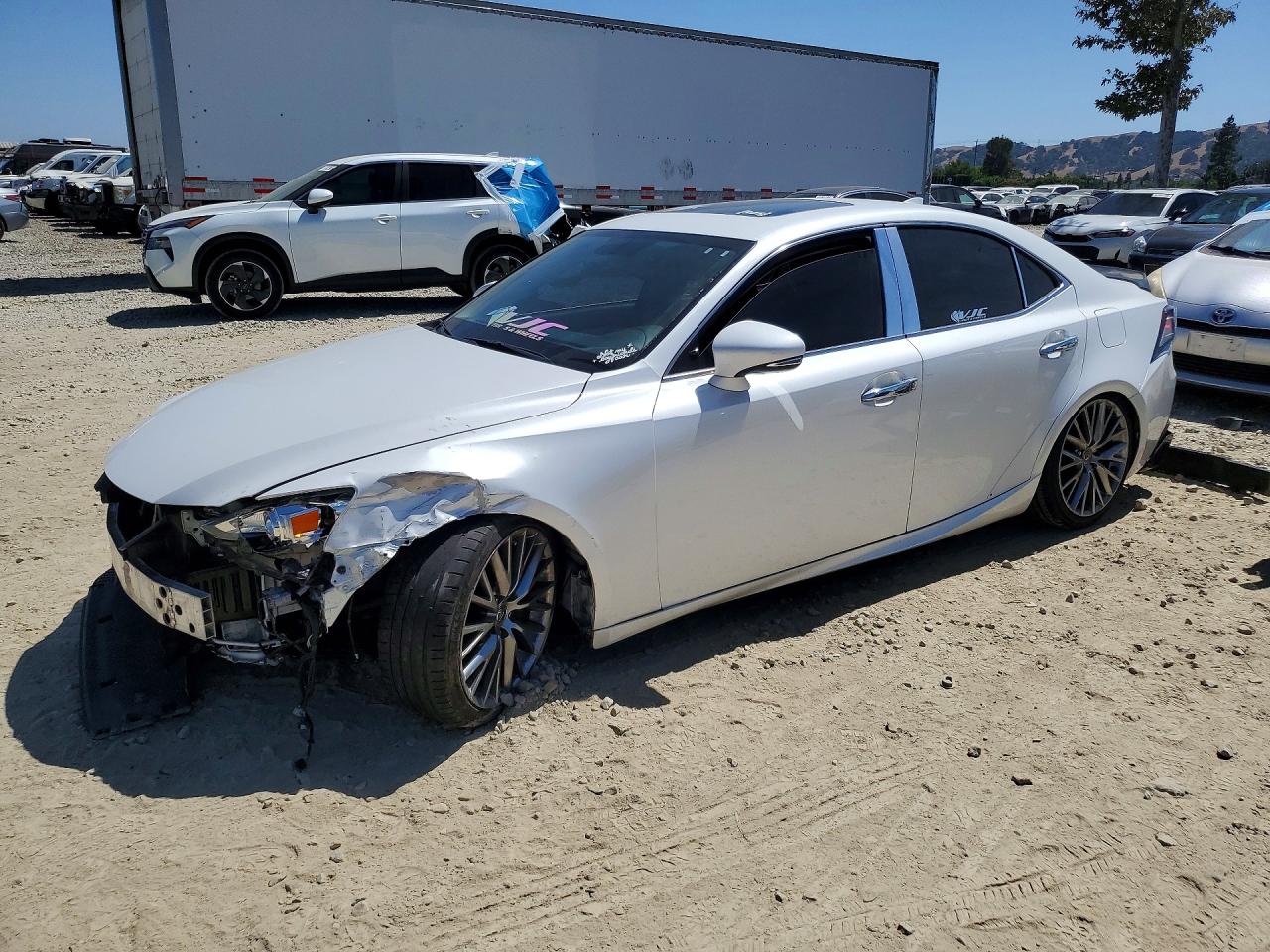 2016 LEXUS IS 200T