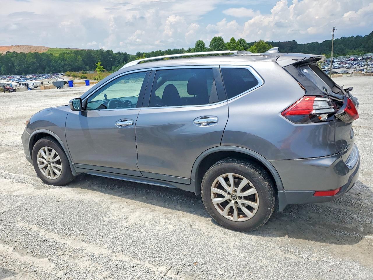 2017 NISSAN ROGUE SV — снимка 2