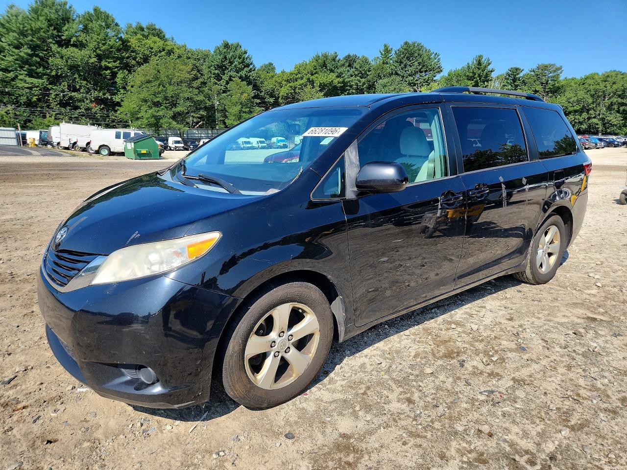 2015 TOYOTA SIENNA LE