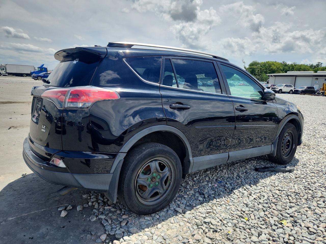 2017 TOYOTA RAV4 LE — снимка 3