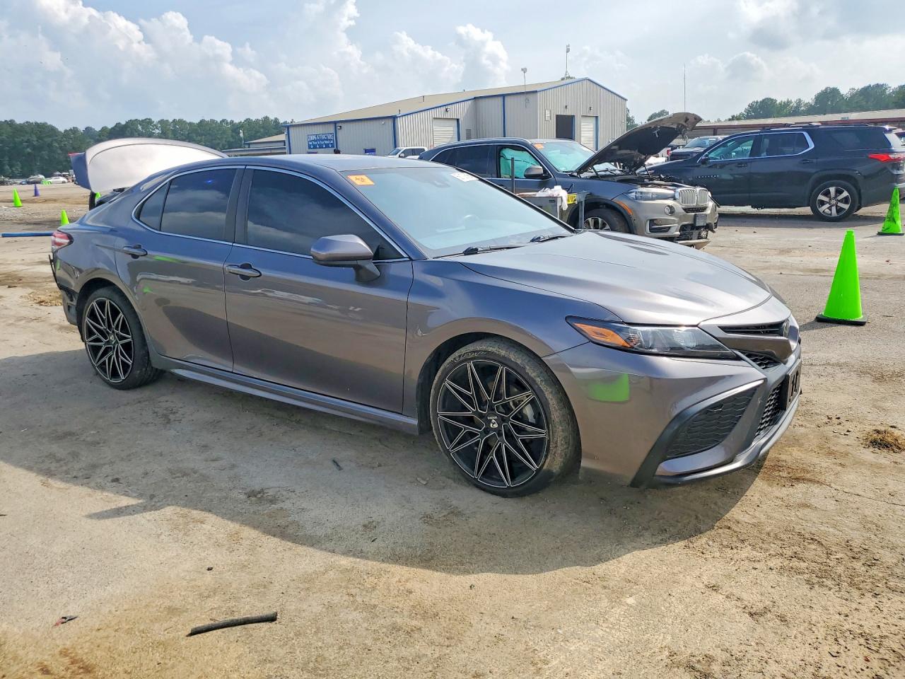 2021 TOYOTA CAMRY SE — снимка 4