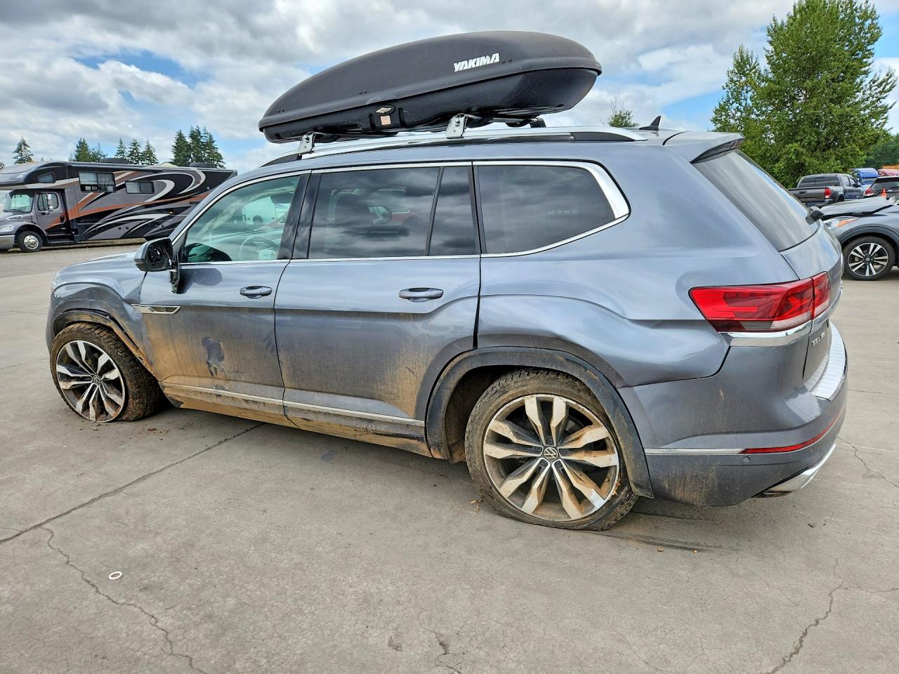 2023 VOLKSWAGEN ATLAS SEL PREMIUM R-LINE — снимка 2