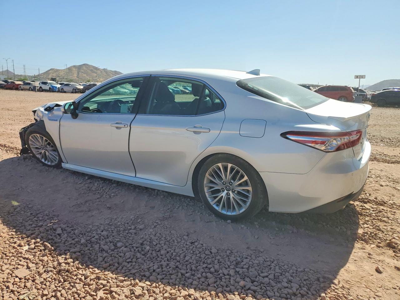2020 TOYOTA CAMRY HYBRID BASE — снимка 2