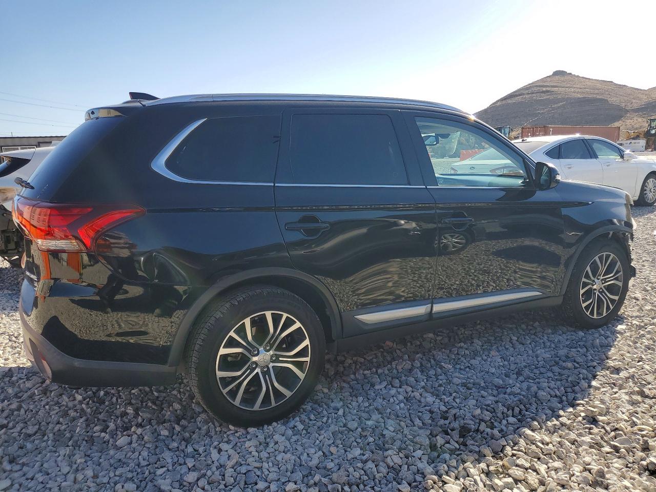 2017 MITSUBISHI OUTLANDER SE — снимка 3